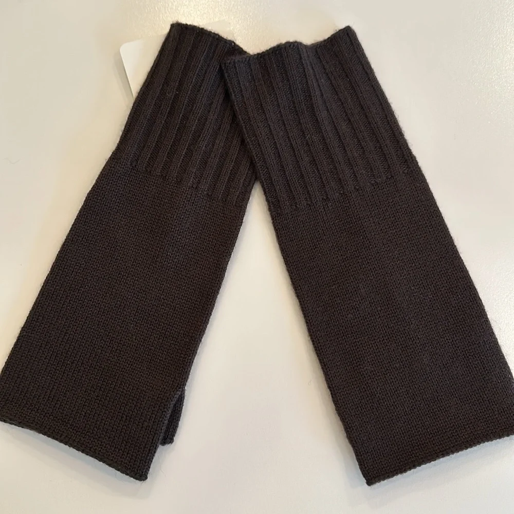 New PORTOLANO 100% Italian Merino Wool Gloves. One Size. Brown.